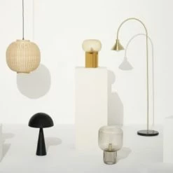 Hubsch Lampadaires Lampadaire Avec Base En Marbre En Noir Et Laiton -Éclairage Soldes 2024 lampadaire avec base en marbre en noir et laiton 4