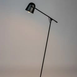 Zuiver Lampadaires Lampadaire Design En Métal Noir -Éclairage Soldes 2024 lampadaire design en metal noir 1