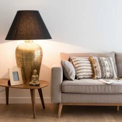 Maisons Du Monde Lampes à Poser Lampe En Métal Bronze Et Abat-jour Noir -Éclairage Soldes 2024 lampe en metal bronze et abat jour noir 1000 1 6 177413 10