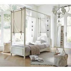 Maisons Du Monde Suspensions Enfant Lustre En Métal Blanc Effet Vieilli Et Pompon Cœur -Éclairage Soldes 2024 lustre en metal blanc effet vieilli et pompon coeur 1000 10 5 150885 2